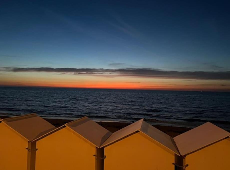 Appartamento Sur La Plage / Enjoy The Beach Cabourg Esterno foto